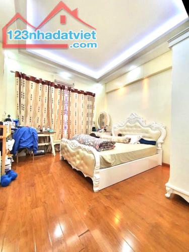 BÁN NHÀ NGUYỄN KHÁNH TOÀN CHO THUÊ LÀM DÒNG TIẾN 45M2 X 6 TÀNG - GIÁ 10.4 TỶ. - 2