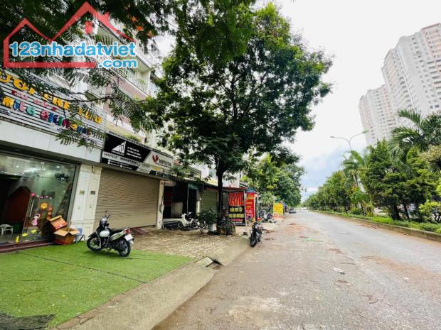 Bán nhà mặt phố Trịnh Văn Bô, 100m2, 6 tầng, sổ đỏ chính chủ, kinh doanh đỉnh