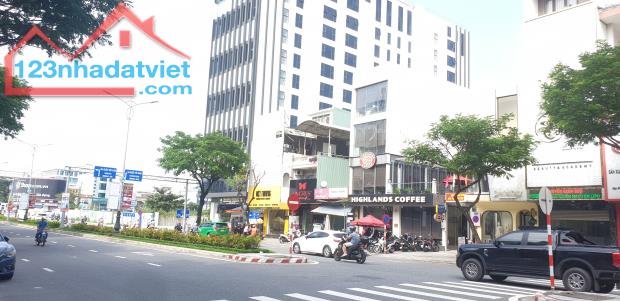 Bán nhà 4 tầng đường Nguyễn Văn Linh. Vị trí đẹp, giá siêu rẻ. Đang có dòng tiền tốt.