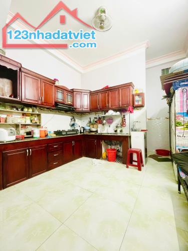 Bán nhà mới đẹp Trung Chánh Tân Xuân, 56m2, 2 Tầng Đường 6m xe hơi ngủ trước nhà ngày đêm - 2