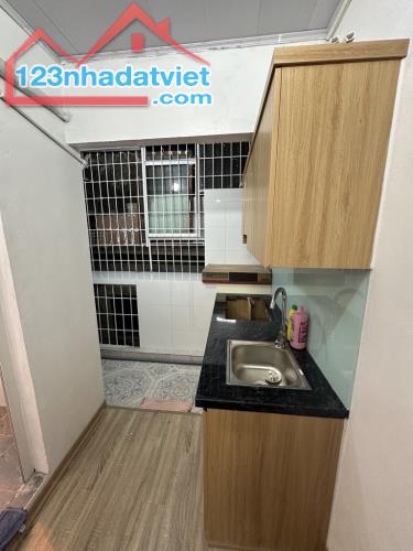 Bán căn hộ tập thể Thượng Đình, hàng xóm Joyal City, 3PN, 2WC, giá 2,8 tỷ. - 2