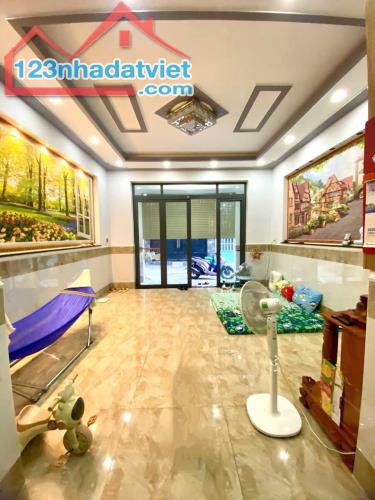 BÁN NHÀ QUẬN 12, NGUYỄN ẢNH THỦ, HXH THÔNG 57M2, 3 TẦNG CHỈ 4 TỶ 650 - 1
