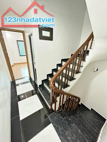 NHÀ MỚI, NGÕ 77 XUÂN LA, TÂY HỒ: 31M X5T, MT 4M, GIÁ 7,1 TỶ - 4