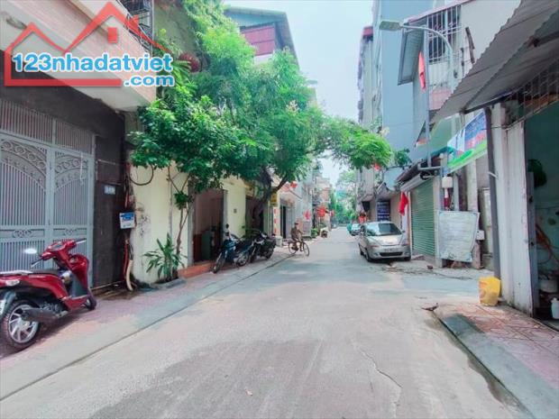 Bán đất tặng nhà cấp 4 Ngọc Thụy Long Biên, Ô tô tải tránh 58m2, Ngõ thông tứ phía, Gần - 1