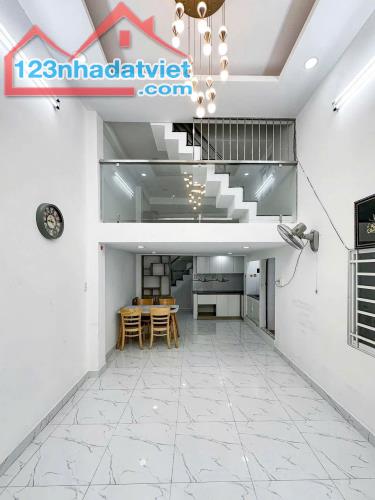 BÁN NHÀ SÁT MẶT TIỀN HOÀNG HOA THÁM - P5 BÌNH THẠNH - 3 TẦNG 45M2 - HẺM 3M - CHỈ 5TỶ3 TL