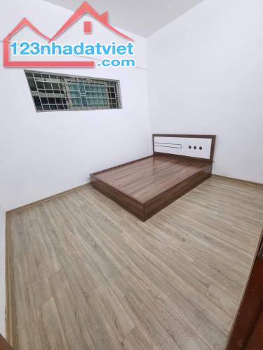 Chính chủ gửi bán nhanh căn hộ 70m2 tòa CT6 Xa La, giá chỉ 2.7x tỷ. Sổ đỏ. Lh 0378884919 - 3