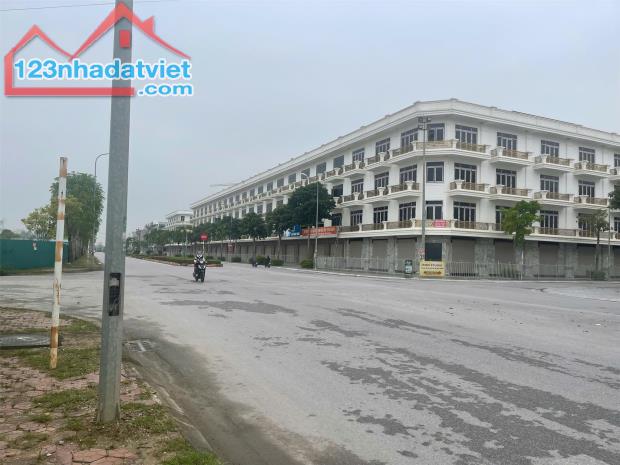 NHÀ 4 TẦNG TRUNG TÂM TP.THANH HÓA.  3.2 TỶ BAO SỔ. CĐT: 0966 343 969 - 3