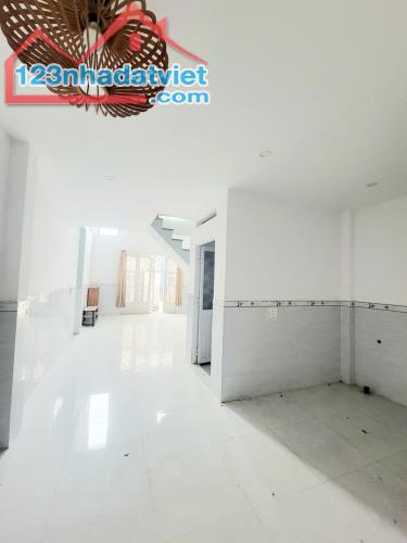 60M2 - XE HƠI ĐẬU CỬA - NHỈNH 4 TỶ - SÁT VÁCH VẠN PHUC CITY - HIỆP BÌNH PHƯỚC - THỦ ĐỨC - 3