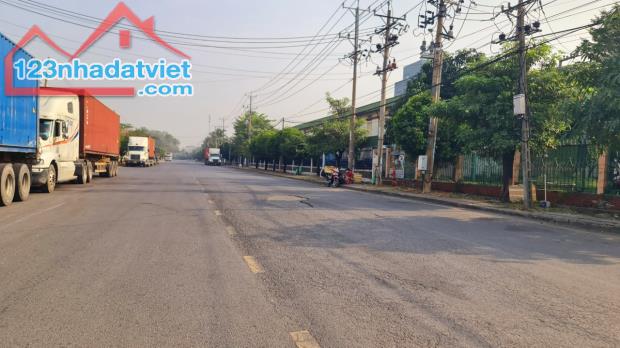 cho thuê kho xưởng 5.000m2 ở Đức Hòa, Long An giá 300tr/tháng Lh: 0949 861 287