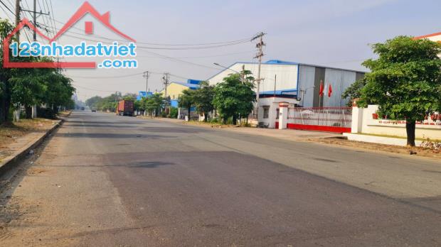 cho thuê kho xưởng 5.000m2 ở Đức Hòa, Long An giá 300tr/tháng Lh: 0949 861 287 - 1