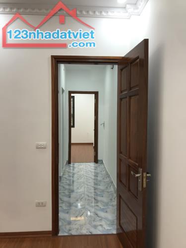 Bán nhà phố Vũ Trọng Phụng quận Thanh Xuân 40m2, 5 tầng, MT4m, lô góc, 6 ngủ, giá 8 tỷ - 1