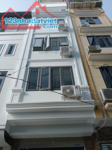 Bán nhà 32m2 x 5 tầng ngõ 28 Xuân La - kinh doanh - oto tránh - khu phân lô