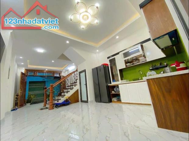 Hàng siêu hiếm phố Đại La, Hai Bà Trưng DT 50m2 5 tầng, nhà mới, full nội thất