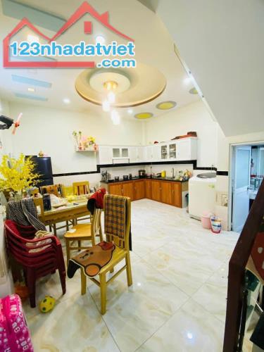 Gấp bán nhà Hoàng Văn Thụ,P2, Q.Tân Bình, 3 tầng, ngang 5m, 79m2, hẻm  xe hơi, chỉ 8.6 Tỷ - 1