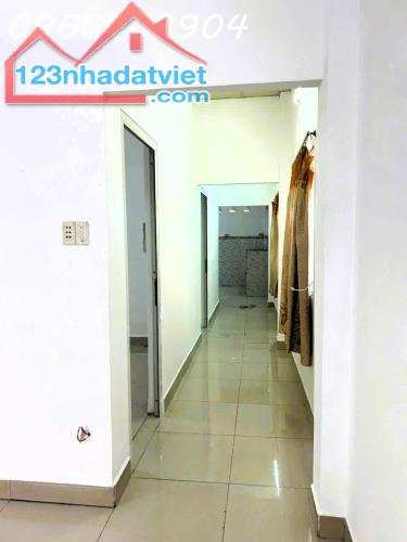 Cho thuê nhà nguyên căn 2pn 120m2 mặt tiền đường 41 - Linh Đông - 1