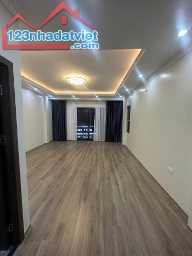 Bán nhà mặt phố Tân Lập, Đan Phượng 30m2. Lô góc xây 5 tầng, Ôtô vào nhà. Kinh doanh tốt - 3