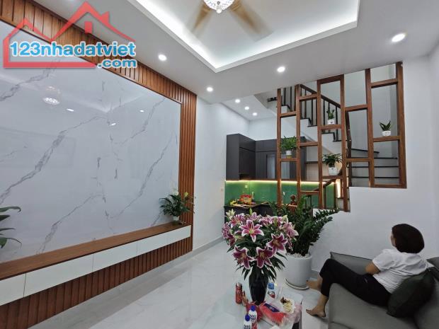 Định Công Thượng, Hoàng Mai, 40m2, 5 Tầng, Mặt Tiền 4.4m, Còn 6.9 Tỷ. - 1