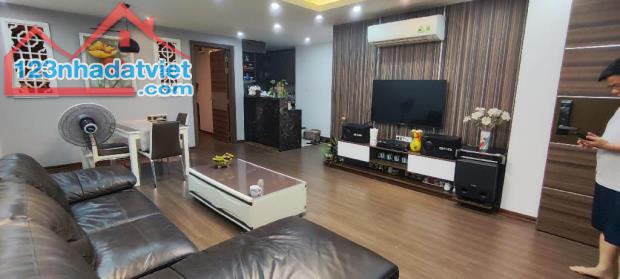 CĂN CHUNG CƯ 131 Trần phú( Hà Đông ) 3 MẶT THOÁNG 130m² giá 5,5 tỷ.