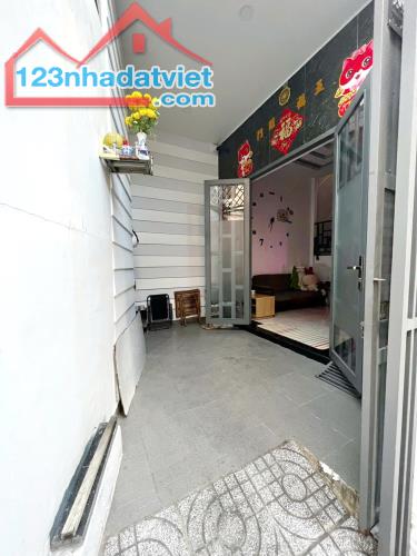 Nhà đẹp hẻm 667 Hưng Phú P9Q8 - Giá : 4.8 Tỷ (T/L)