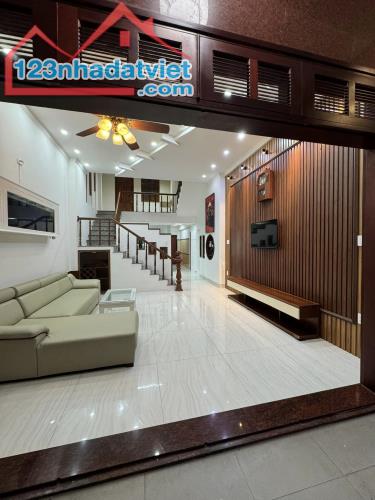 # Sát MT Nguyễn Văn Linh, kiệt 5m, 66m2, 4 tầng đúc cực chất, 5.x tỷ - 1