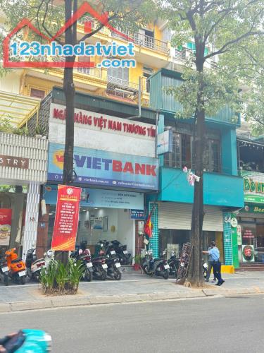 Bán nhà mặt phố Trung Hòa 5 tầng 138m2, MT 5.2m cho thuê 100 triệu/ tháng kinh doanh đỉnh