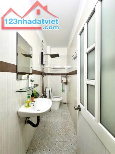 PHÚ NHUẬN - PHAN XÍCH LONG PHƯỜNG 2 - 2 TẦNG GẦN 50 M2 👉 GIÁ NHỈNH 7 Tỷ - 2