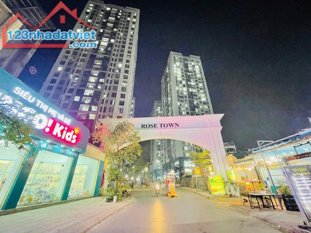 BÁN CĂN HỘ CHUNG CƯ ROSE TOWN 79M2, 2 NGỦ, 2 BAN CÔNG GIÁ 4,5 TỶ MỚI KOONG