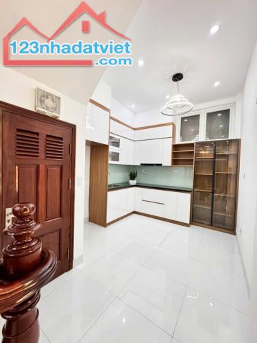 Khu vực hot, Bán nhà đẹp Quan Hoa, 38m2 * 4 tầng, gần phố, vị trí trung tâm quận. - 2