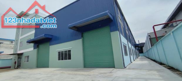 Cho thuê 2800m2 XƯỞNG mới 100% ,Tân Uyên ,Gía :220 triệu/tháng , PCCC tự động , đường cont