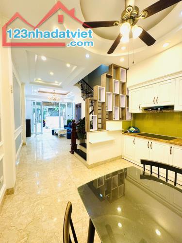 CHỈ 13 TỶ - 60M2 YÊN PHỤ - LÔ GÓC - KINH DOANH - THANG MÁY - ĐẦU TƯ - 0983458219