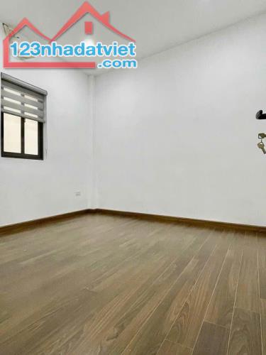 Giá tốt, nhà Dịch Vọng- Cầu Giấy, 42m2 * 5 tầng, ngõ thẳng tắp, oto đỗ cửa, 30m oto tránh. - 4