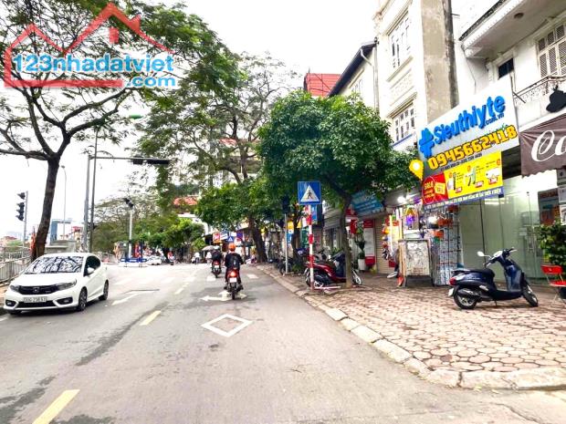 Bán nhà Mặt phố Nguyễn Khang 135m2, Mặt tiền đẹp, Vỉa hè rộng, Giá tốt nhất khu vực