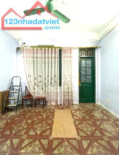 Bán nhà Mặt phố Nguyễn Khang 135m2, Mặt tiền đẹp, Vỉa hè rộng, Giá tốt nhất khu vực - 1