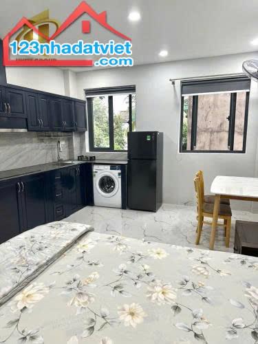 Lâm Văn Bền,Q7,studio,Full nội thất máy giặt riêng,cửa sổ thoáng gần TDTU,RMIT,UFM...thuận