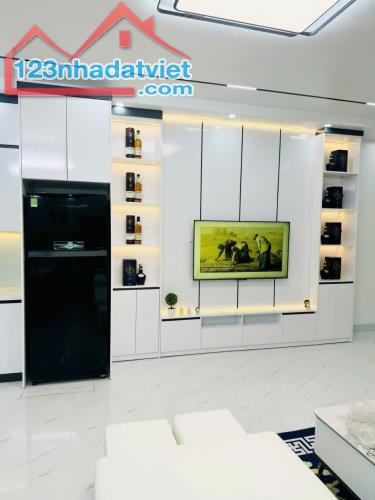 Bán nhà Hoàng Ngân - Cầu Giấy, 5 tầng 47m2 - 8.25 tỷ - 2