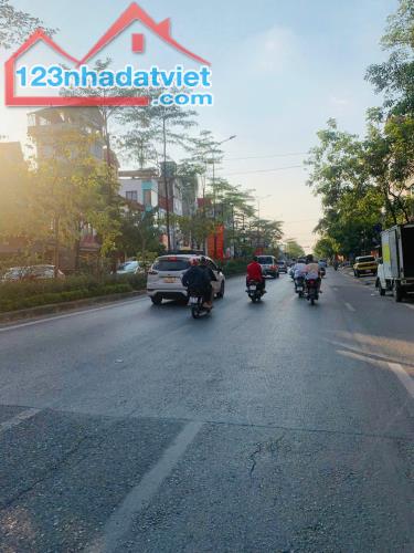 BÁN NHÀ LAI XÁ, HĐ, Ô TÔ TRÁNH,THÔNG,KINH DOANH, THANG MÁY, 37M, 6T, HƠN 8.5 TỶ 0397931387