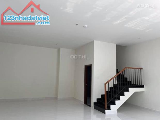 Bán Shophouse 2 Tầng 151m2 Green River Q8, đã có SHR sở hữu lâu dài,sẵn HĐ thuê. Hotline - 2