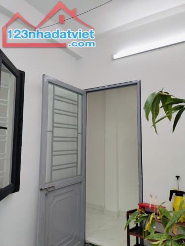 3 tầng độc lập mái bằng trung tâm thành phố - 5