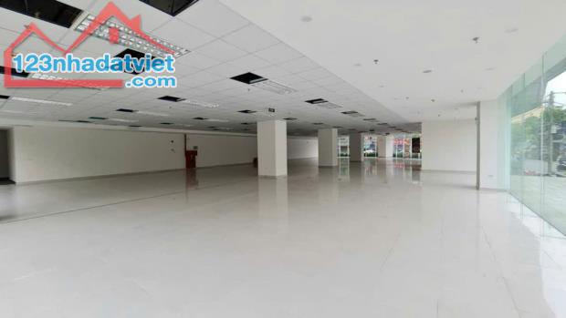 Chính chủ cho thuê tầng 1+2_700m2- 900m2 có cắt nhỏ sàn TM, văn phòng 120 định công - 2