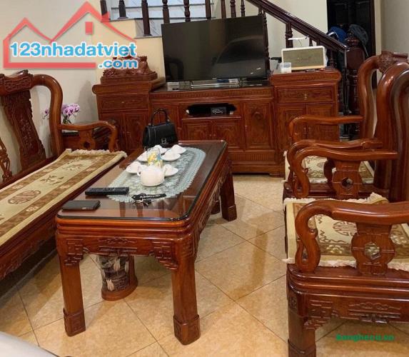 Hơn 5 tỷ có 35m2 sẵn 5 tầng Lạc Long Quân - cách ngõ ô tô 30m