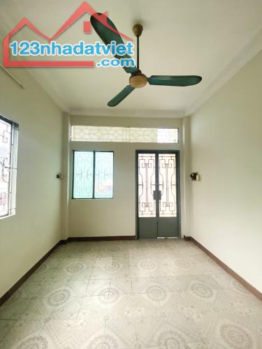 BÁN NHÀ QUẬN 6 ĐƯỜNG HẬU GIANG - CÁCH 2 CĂN RA MẶT TIỀN - NGANG 4.3M - DT 65M2 - 4 TẦNG - 1