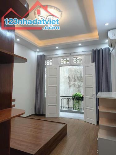 Nhà đẹp Phố Trung Kính, trung tâm quận, lô góc 3 thoáng, 53m2 - 4 tầng, giá cực tốt. - 2