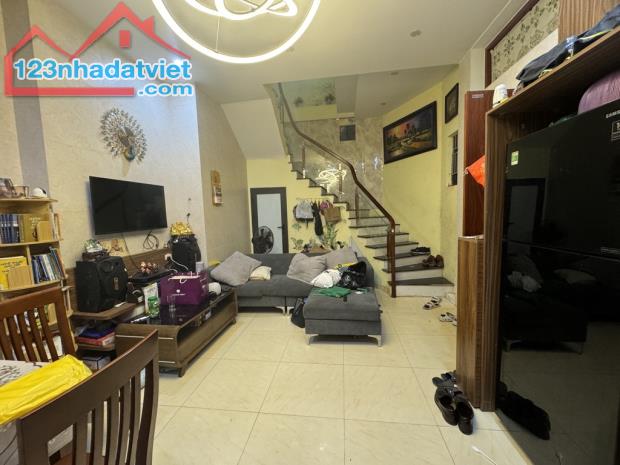 💥Nhà Đẹp Hào Nam, Đống Đa, Ngõ Ba Gác Tránh, Gần Phố, DT 32m2, 5 Tầng, Giá 6.2 Tỷ - 1