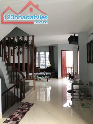 Bán nhà Phố Lụa-Vạn Phúc 40m2-3T tầng-6,6 tỷ