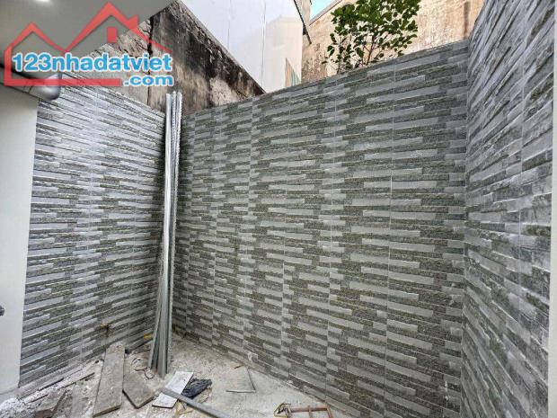 Nhà Ngọc Hồi 50m2, ô tô tránh 20m, gần phố lớn, giá nhỉnh 5 tỷ. - 3