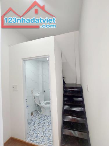 Nhà hẻm thẳng 2lầu/2PN/2WC Nguyễn Duy P9Q8 - 4