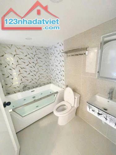 Bán CHDV mới vị trí đẹp mặt tiền đường Âu Dương Lân P.3 Quận 8 - 5