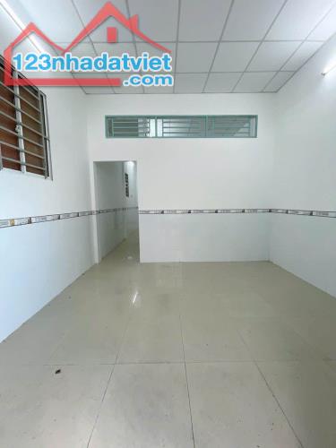 Bán Nhà xã Tân Hiệp-Hóc Môn. 70m2. Giá 700 Triệu. Sổ Riêng Bao Phí. LH 796666342 - 2