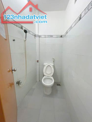 Bán Nhà xã Tân Hiệp-Hóc Môn. 70m2. Giá 700 Triệu. Sổ Riêng Bao Phí. LH 796666342 - 3