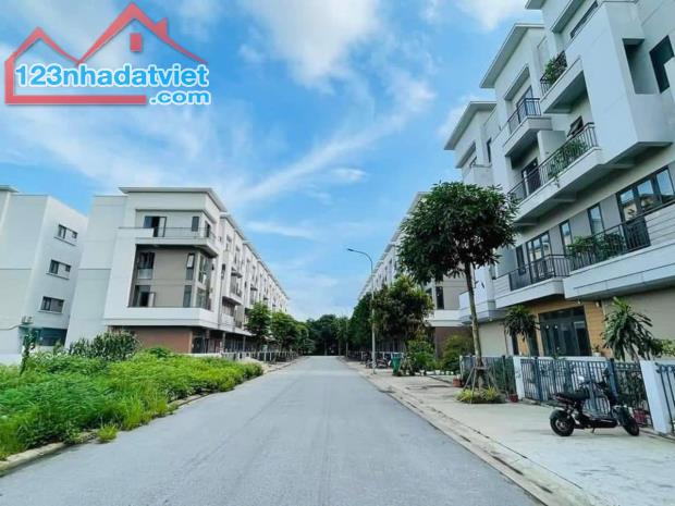 Bán nhanh shophouse 4 tầng, vừa ở vừa kinh doanh, sát chung cư, vị trí đẹp - 1